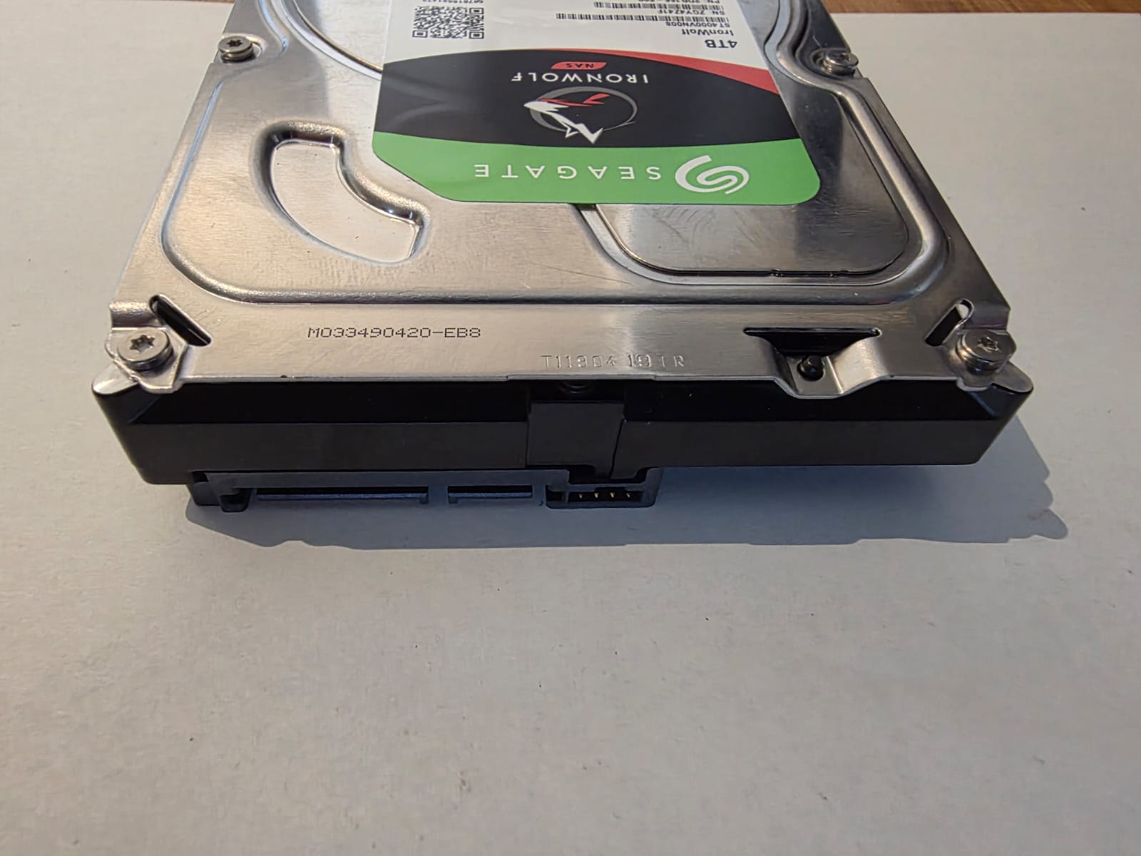 Seagate IronWolf 4TB 3.5" NAS Hard Drive — vue 3