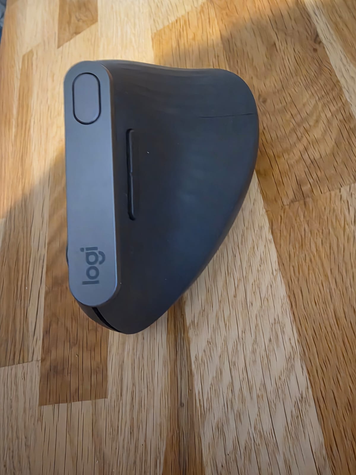 Logitech MX Vertical Souris ergonomique sans fil MX-FR024LH — vue 3