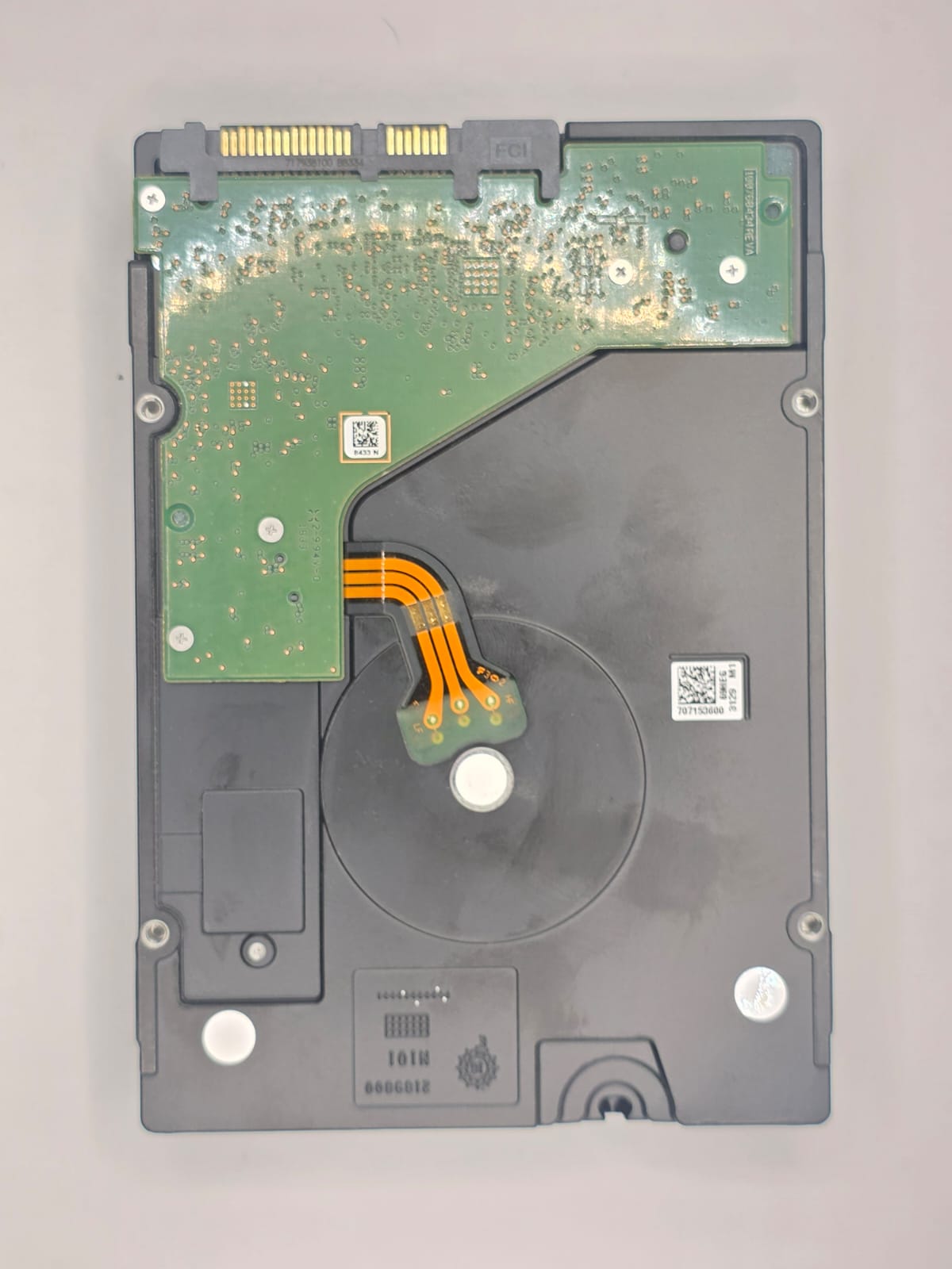 Seagate IronWolf NAS 8TB 3.5" HDD SATA 7200 RPM — 2CL12F-500 — vue 2