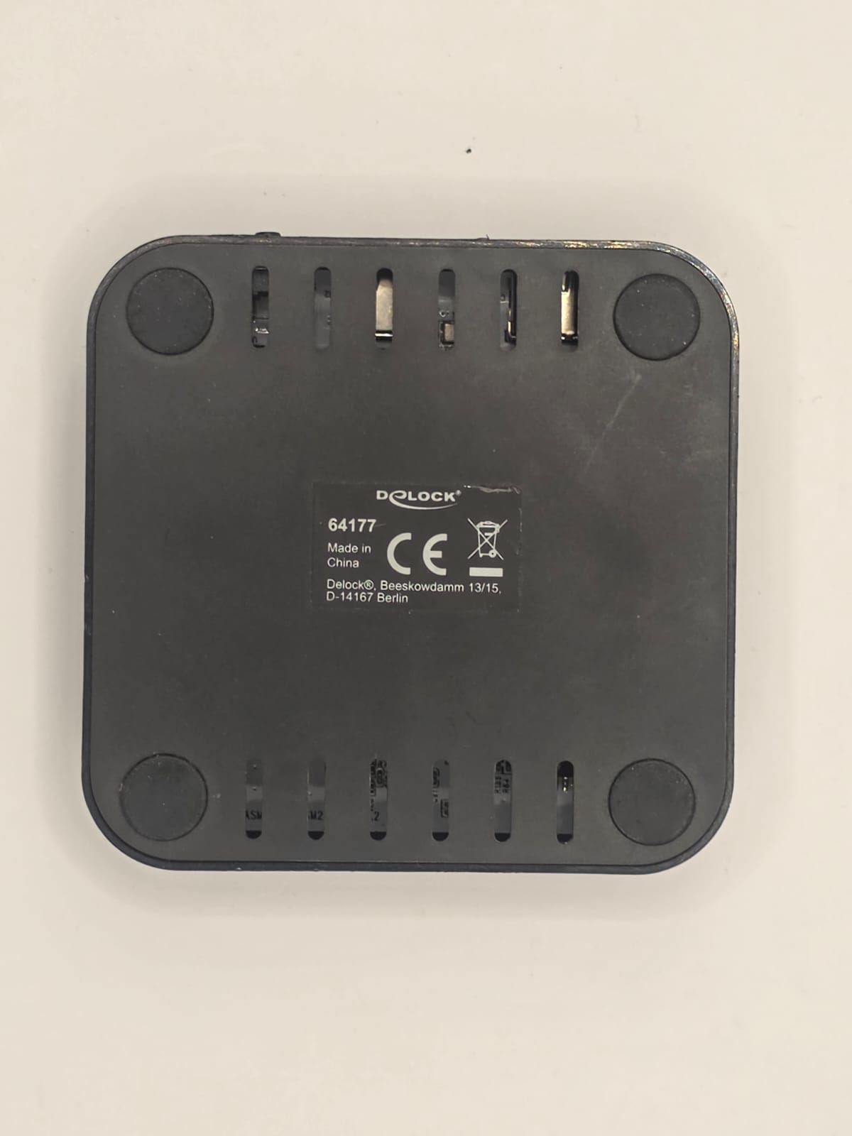 Delock Station de Clonage M.2 NVMe SSD USB 10 Gbps — 64177 — vue 3