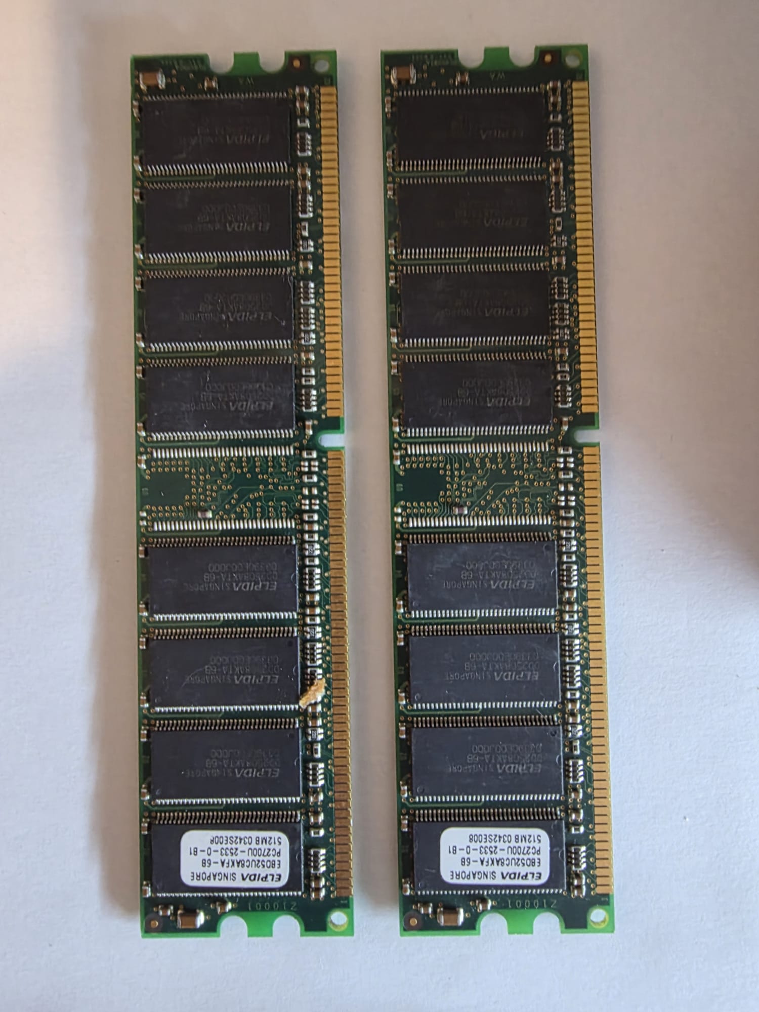 RAM-Kit DDR 1 GB (2×512 MB) Elpida PC2700 333 MHz - EBD52UC8AKFA-6B — vue 2