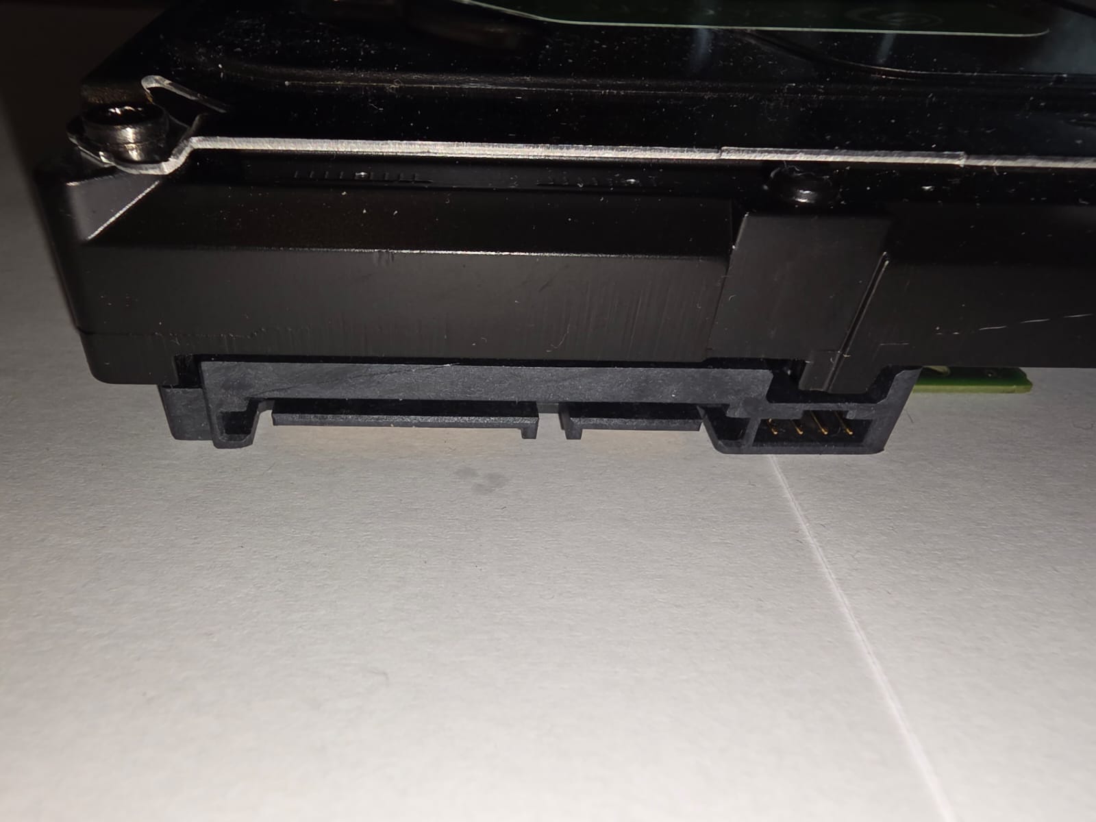 Seagate IronWolf NAS 4 To — Disque dur interne 3.5" SATA — ST4000VN008 — vue 2