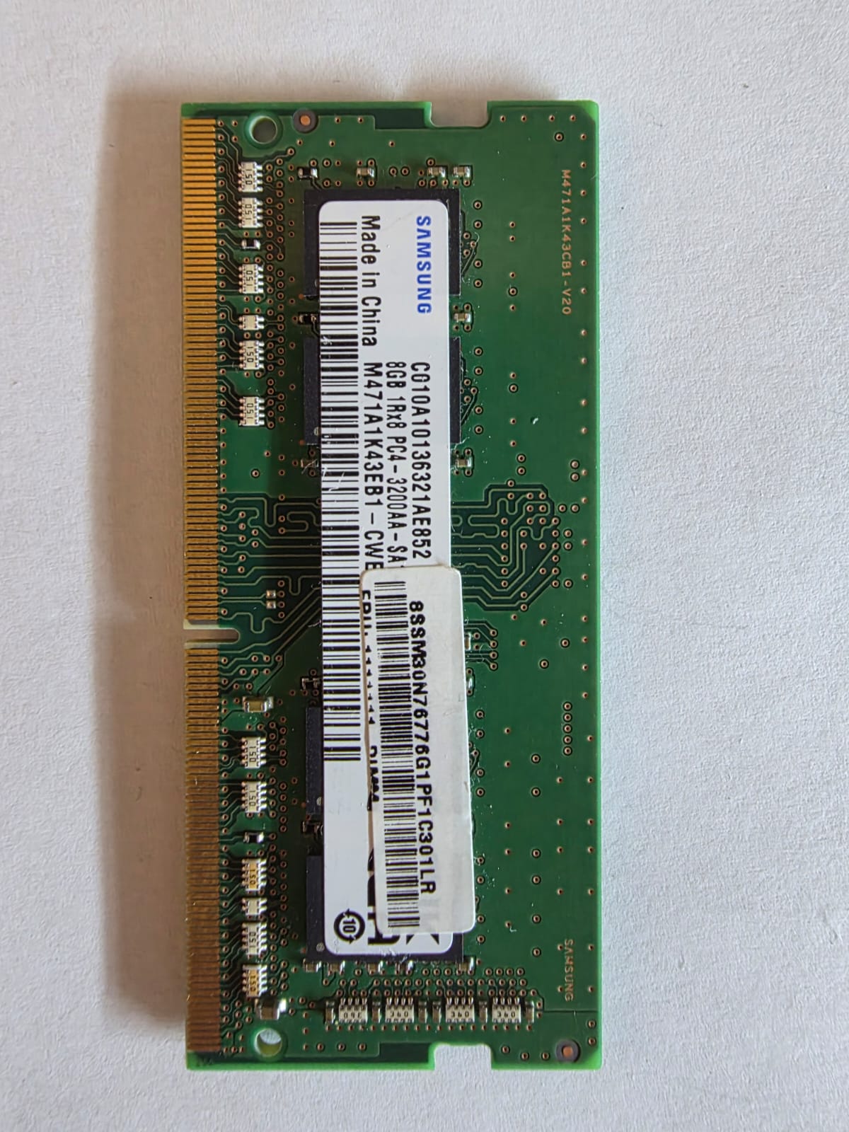 Samsung 8 Go DDR4 SO-DIMM 3200MHz, M471A1K43EB1-CWE, PN M471A1K43EB1-CWE, S/N 8SSM30N76776G1PF1C301LR