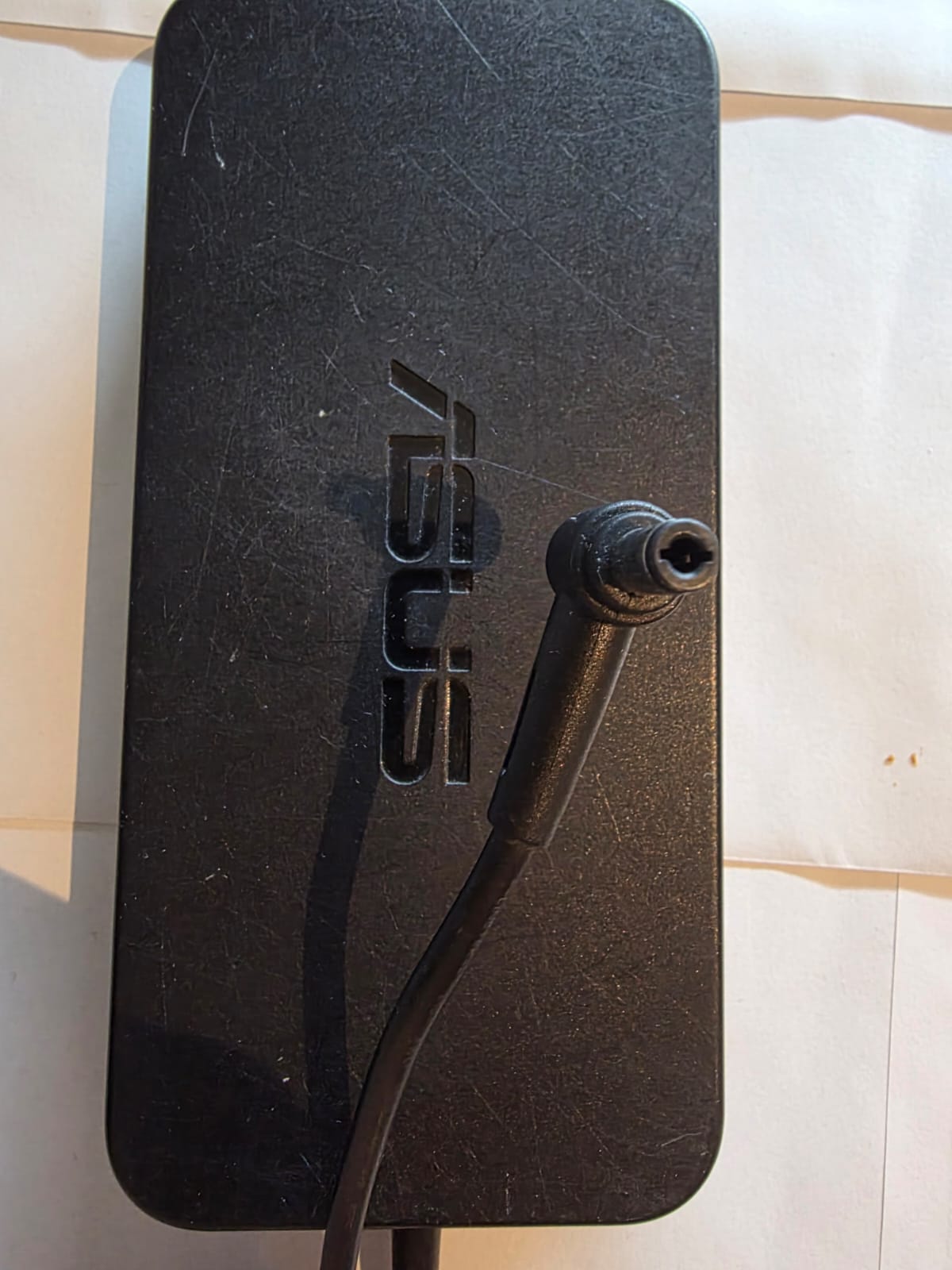 ASUS PA-1121-28 Adaptateur secteur 120W 19V 6.32A — vue 2